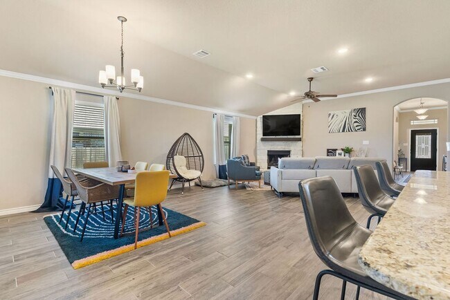 Building Photo - Half Off First Months Rent!!!