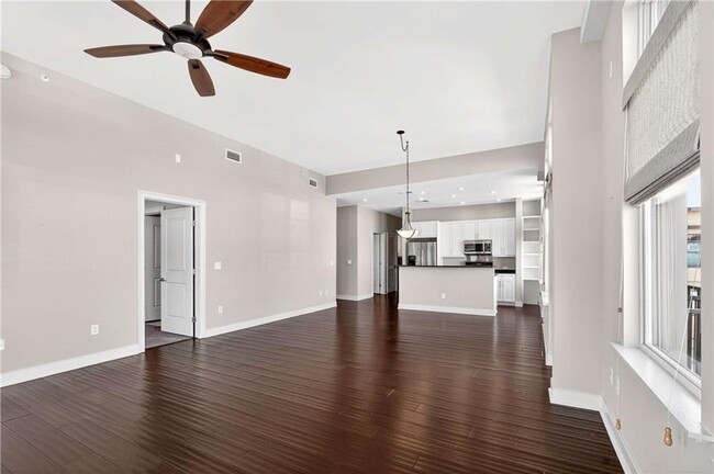 Building Photo - 201 W Ponce de Leon Ave