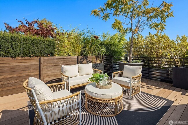 Building Photo - 1Bd/1.5Ba Seattle Condo