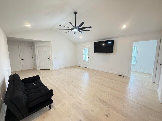 Building Photo - 46 Caden Ln