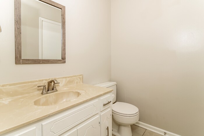 Building Photo - 204 Corkwood Dr