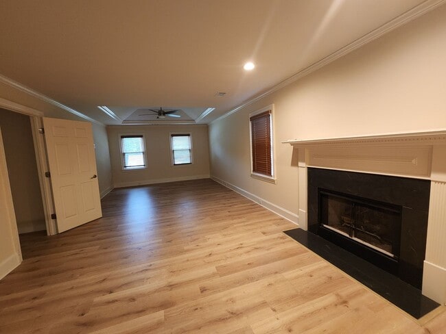 Building Photo - Executive Rental in Lake Redwine Community, 4 Bedrooms and 2.5 Baths 2 Car Garage - Newnan, GA