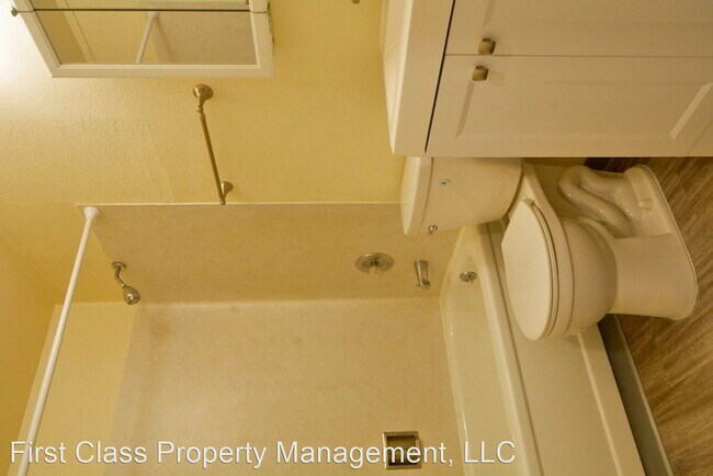 Building Photo - 3618 SW Beaverton Hillsdale Hwy