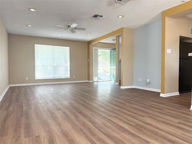 Building Photo - 12717 Burson Dr