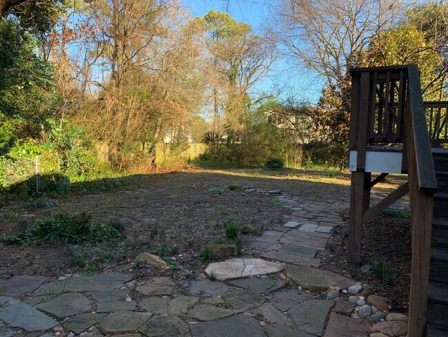 Building Photo - Available Now! 4 Bedroom (with office)-3 Bath- Pets negotiable