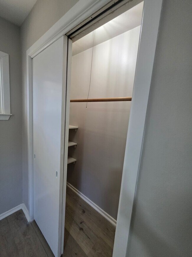 Building Photo - Spacious 3-Bedroom Home in Prime Irving Lo...