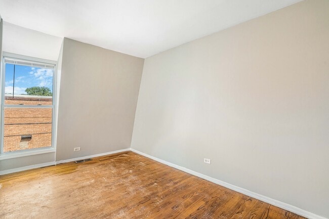 Building Photo - 11526 S Racine Ave