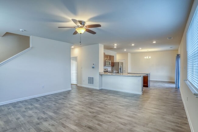 Building Photo - 67 Bostick Ln