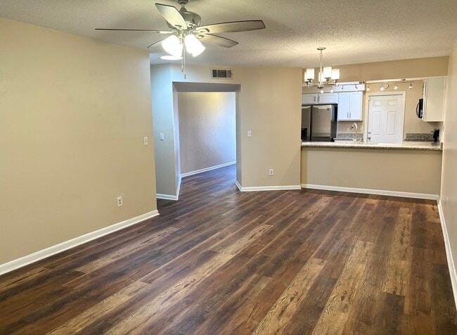 Building Photo - 93 Cutter Ln