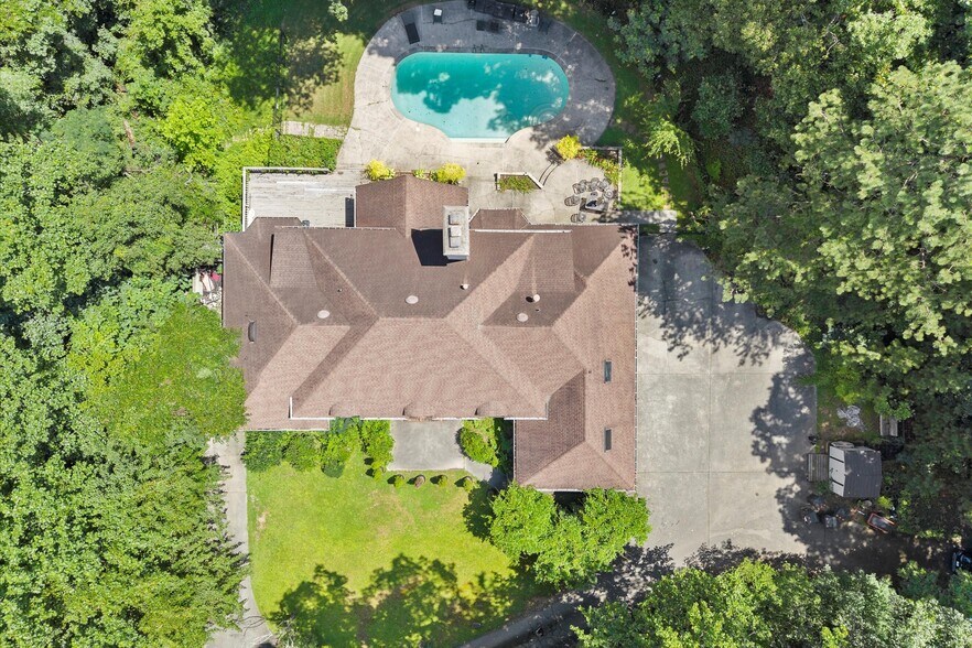 Building Photo - 5785 Northside Dr