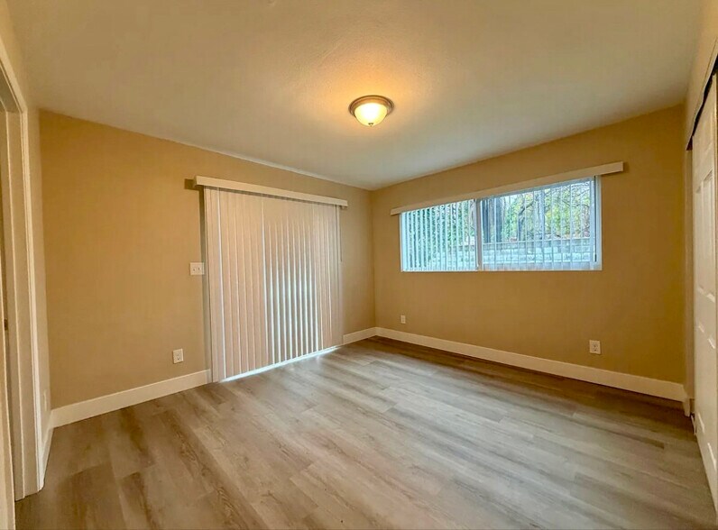 Building Photo - 1550 N Pershing Ave