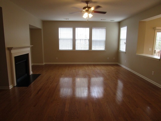 Building Photo - 406 Howell Xing