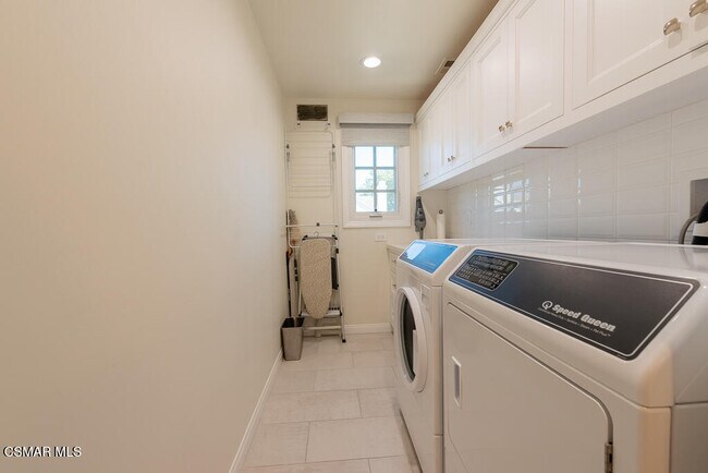 Building Photo - 2491 Swanfield Ct