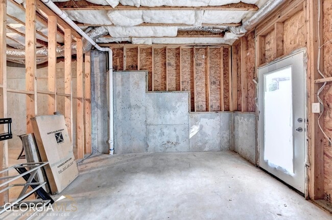 Building Photo - 8920 Doral Dr