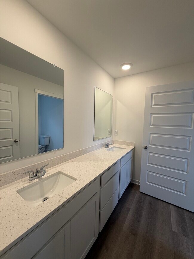 Building Photo - 116 Cornerstone Xing