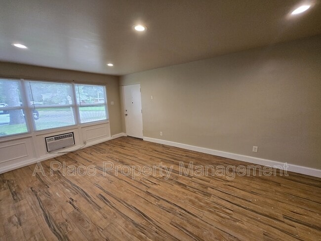 Building Photo - 8444 Engler Ave