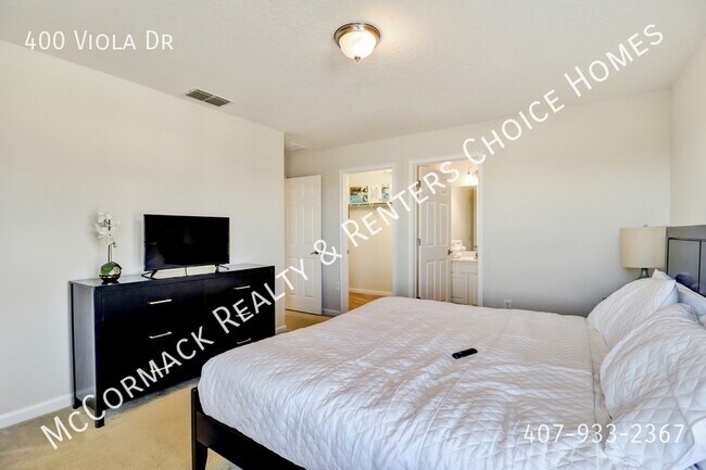 Building Photo - 400 Viola Dr