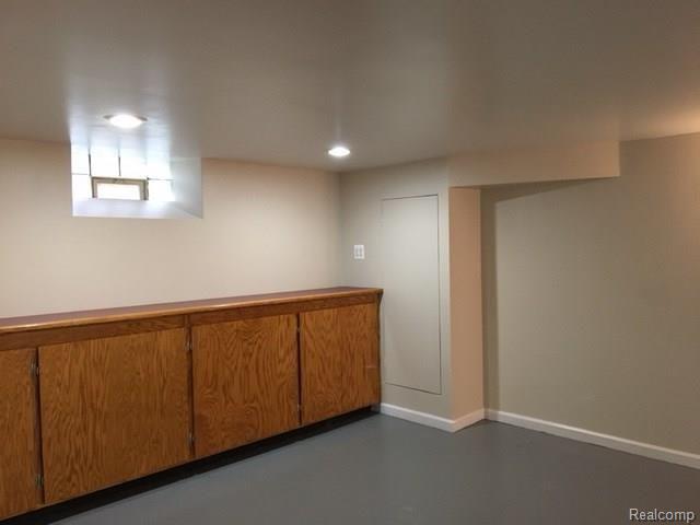 Building Photo - 24704 Willowby Ave