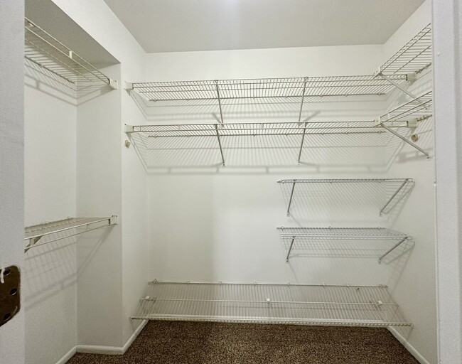 Building Photo - 1234 Churchill Ct