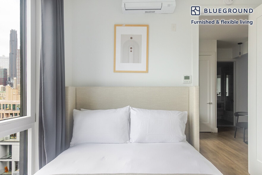 Building Photo - 82 4th Ave