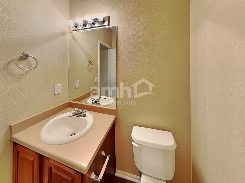 Building Photo - 209 Homestead Way