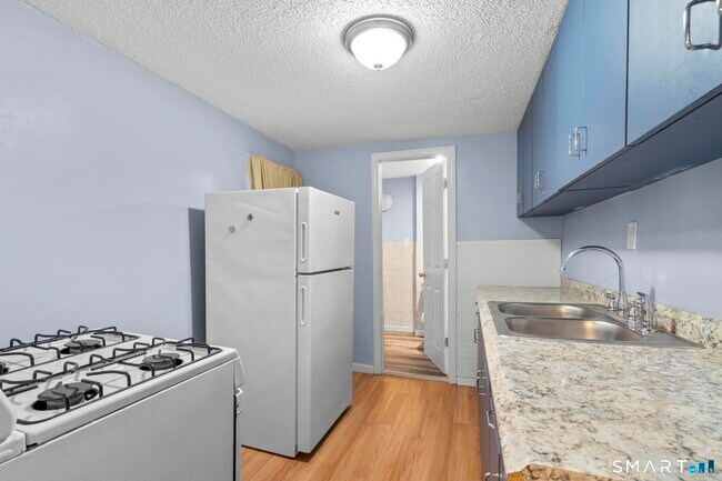 Building Photo - 87 Amity St