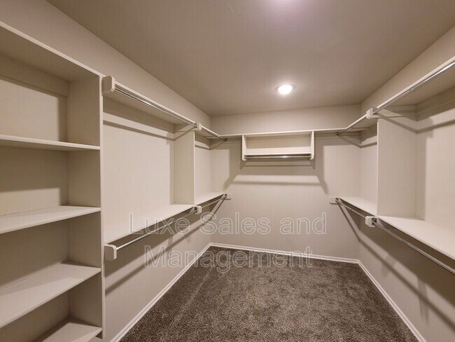 Building Photo - 8808 SW 45th St