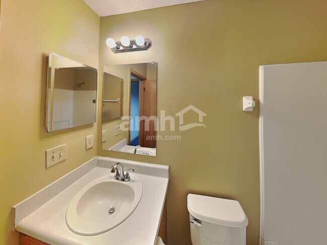 Building Photo - 88 Brooksedge Dr E