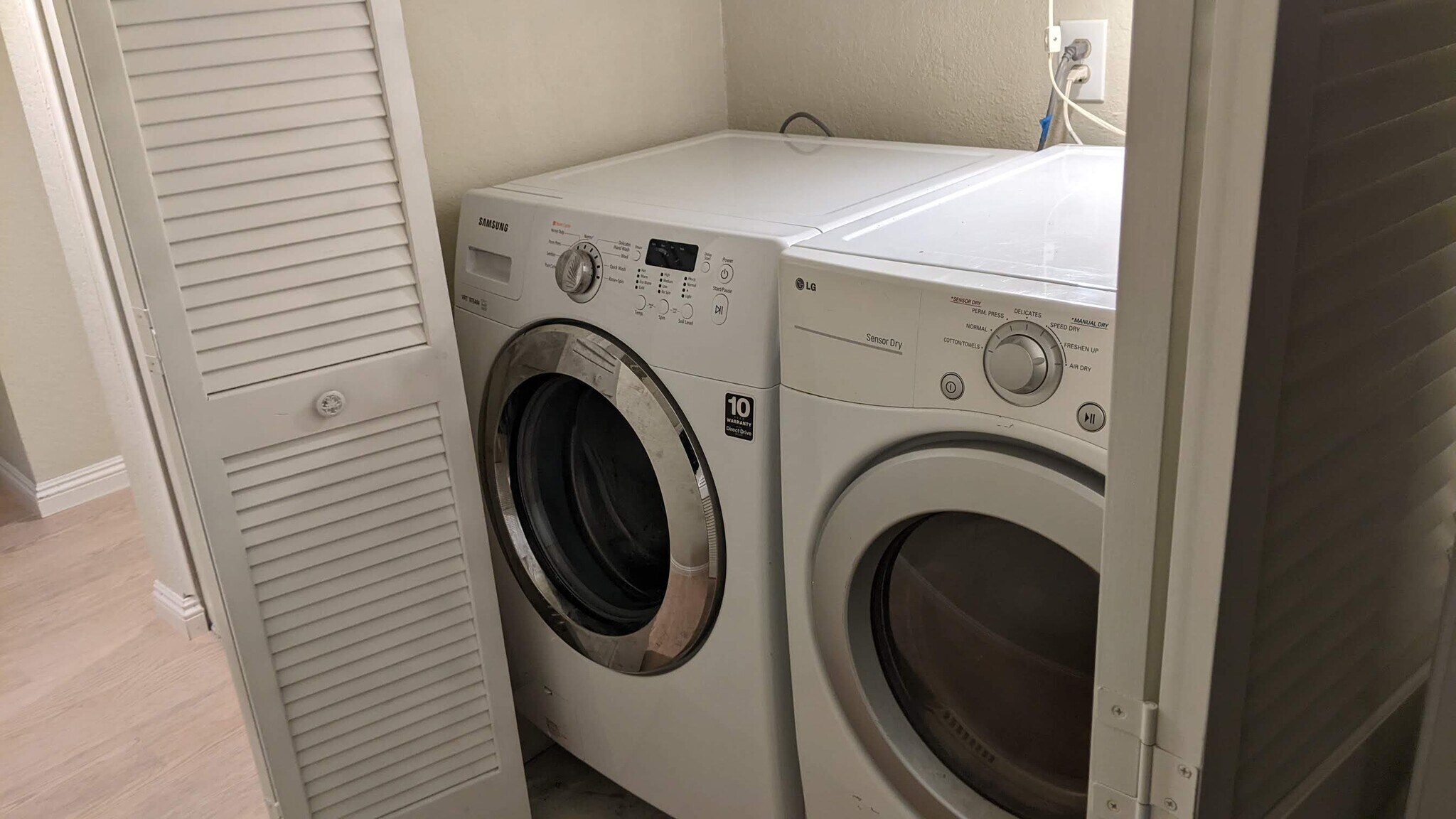 Laundry room - 11321 Avenida de los Lobos