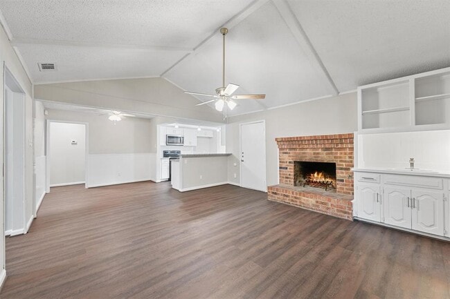 Building Photo - 7103 Foxway Ln
