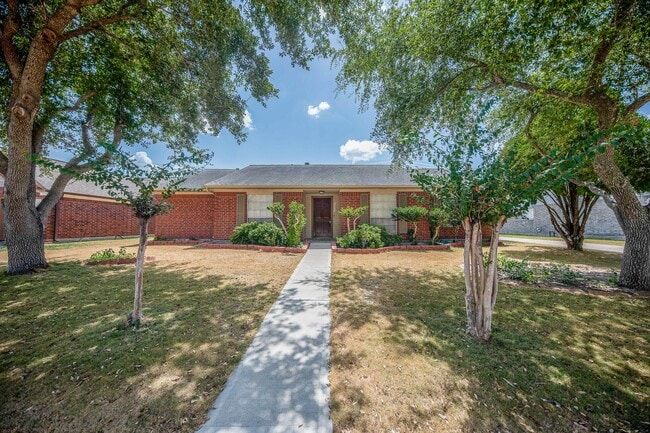 Building Photo - 13211 Rosstown Dr
