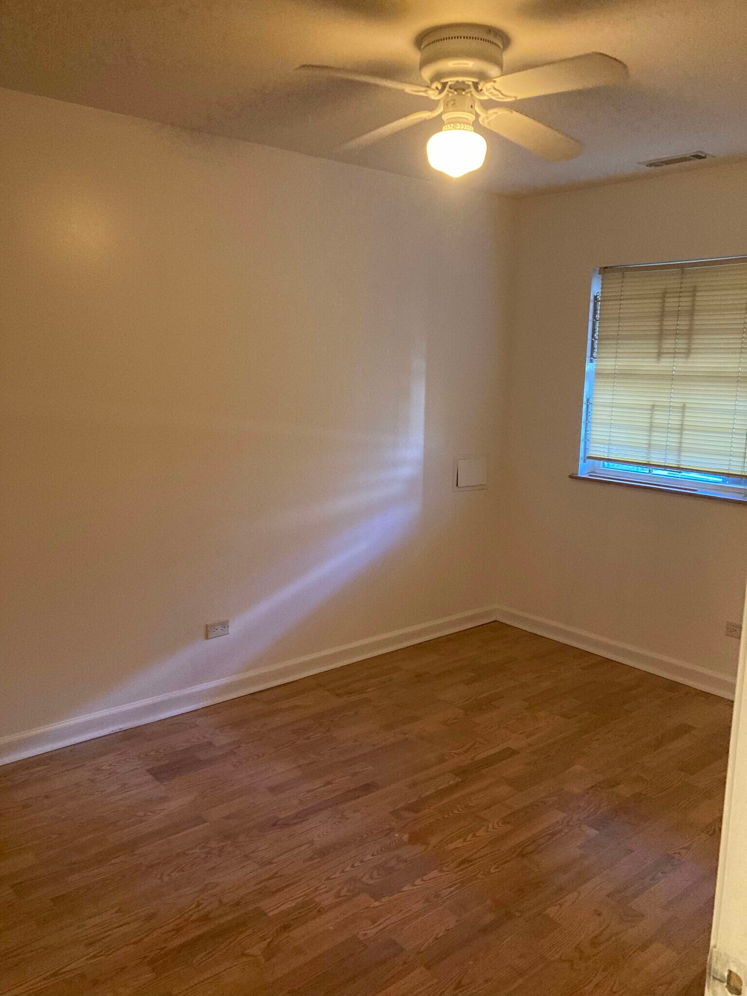 Building Photo - 746 S Oakley Blvd