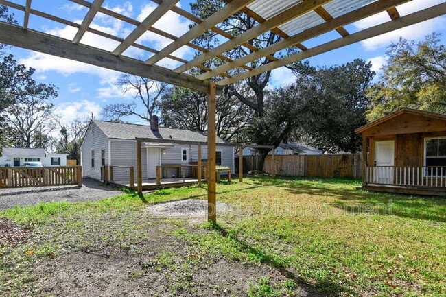 Building Photo - 3116 Matipan Ave