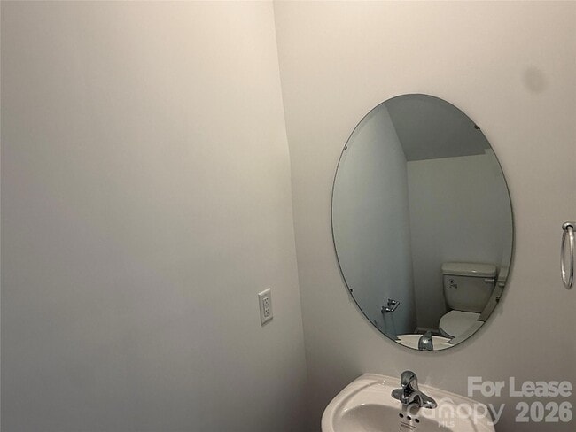 Building Photo - 404 Silver Birch Ct