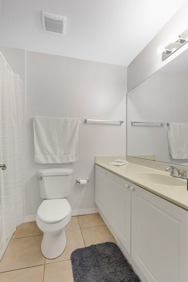 Building Photo - 2855 Club Cortile Cir