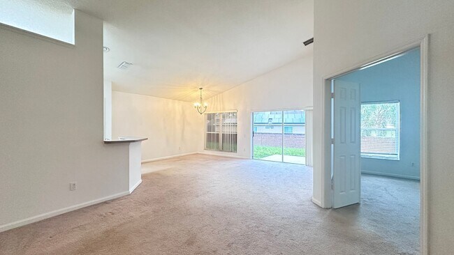Building Photo - 1709 Pine Bay Dr