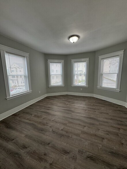 Building Photo - 47 Windham St