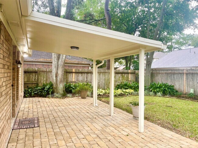 Building Photo - 8910 Driftstone Dr