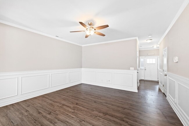 Building Photo - Modern Elegance in Brightleaf: 3-Bedroom Townhouse with Amenities Galore