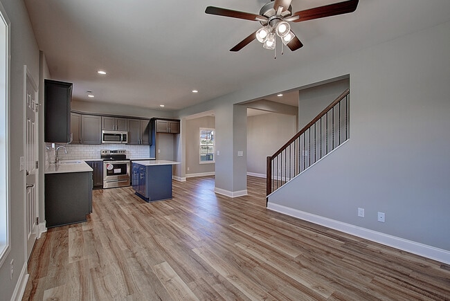 Building Photo - 330 Pauline Ingle Dr
