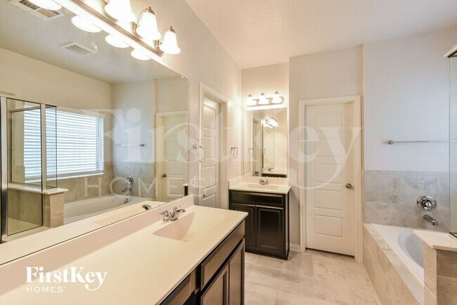 Building Photo - 11631 Bakersfield Pass