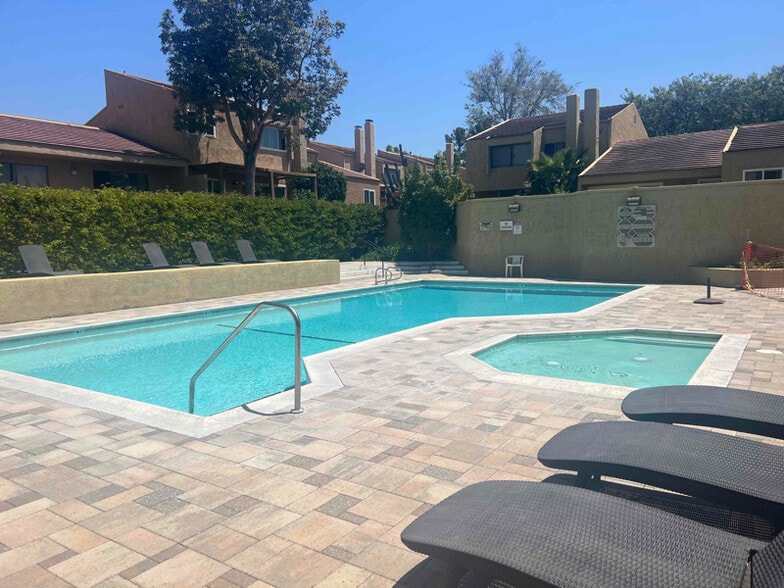 Building Photo - 4791 Carmonita Ln