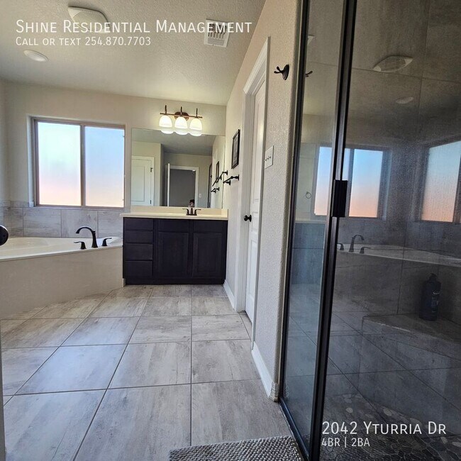 Building Photo - 2042 Yturria Dr