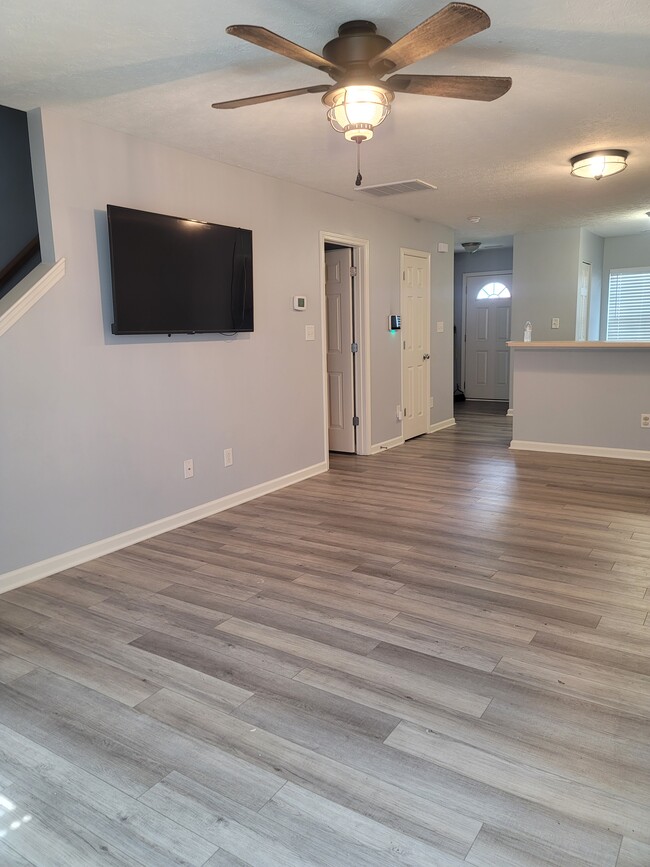 Building Photo - 5332 Big Bass Dr