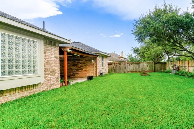 Building Photo - 20919 Garden Arbor Ln