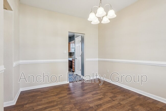 Building Photo - 1519 Elder Ave