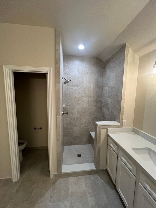 Building Photo - Rare Opportunity- 3-Bedroom Home in Gated ...