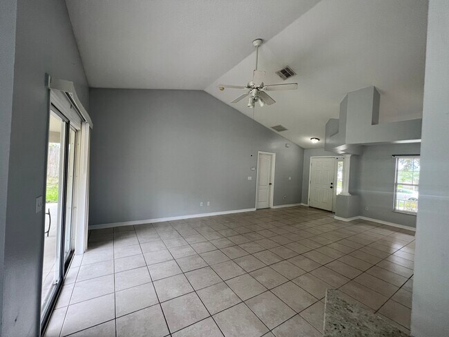 Building Photo - 824 Shore Breeze Way