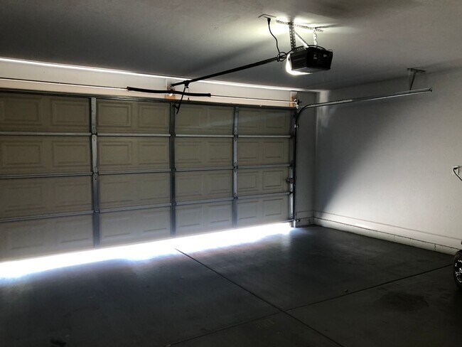 Building Photo - A GREAT REMODELED LIKE NEW HOME ON THE GOLF COURSE IN LEISURE WORLD 45+ Active Adult Resort Commu...