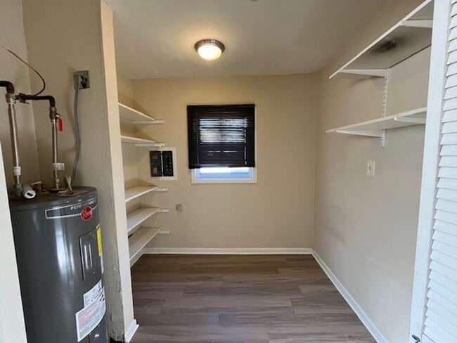 Building Photo - Renovated 3 Bedroom 1 Bath Home with 1 Car Garage for Rent!